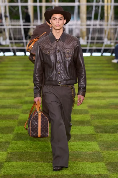 Look 37